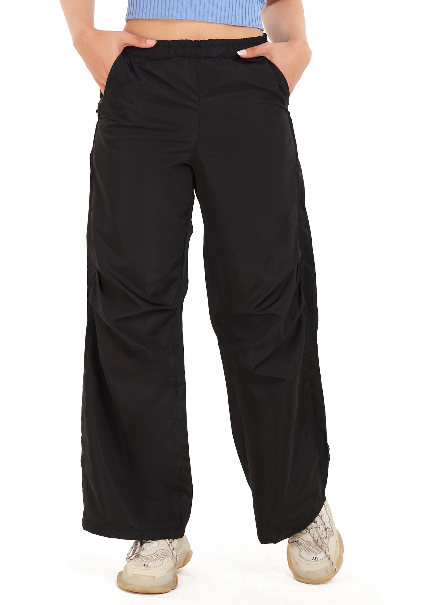 Black parachute pant